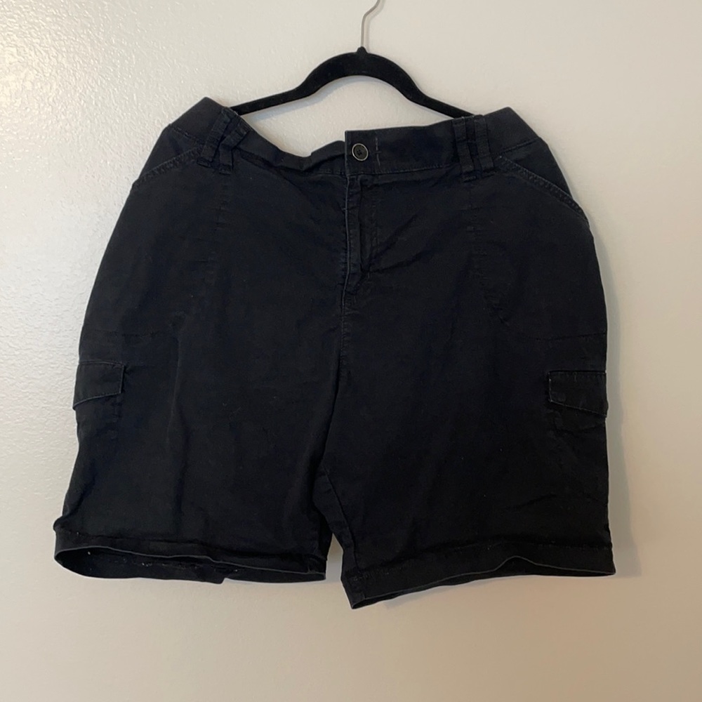 lee black shorts